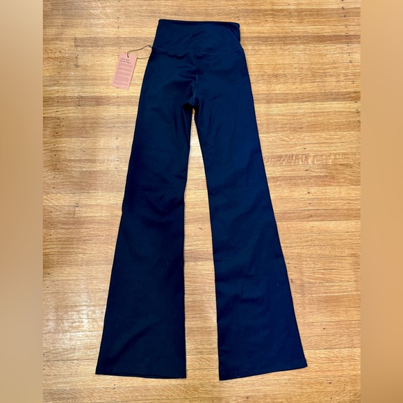 NWT Girlfriend Collective Flare Leggings - Picture 10 of 13